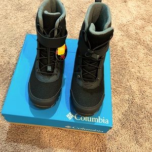 Insulated Winter Boots- by Columbia for children-brand new with tags and box